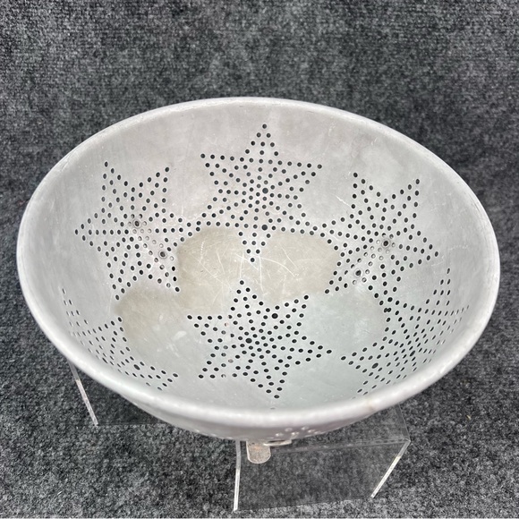 Other - VTG 7 Star Aluminum Metal 9" Colander 3 Footed Strainer Retro Farmhouse